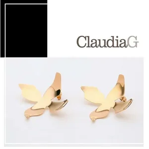 Claudia G Collection E9007.1 - Elegant Gold Flower Earrings for Women