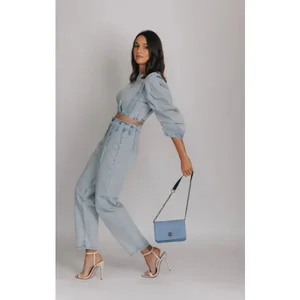 383 Heights Ines Llc Bynes BAG50CB - Stylish Blue Sky Chain Crossbody Bag for Every Occasion