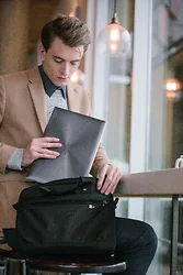 Case Logic-NWPET-CSLGBRYA111BLK