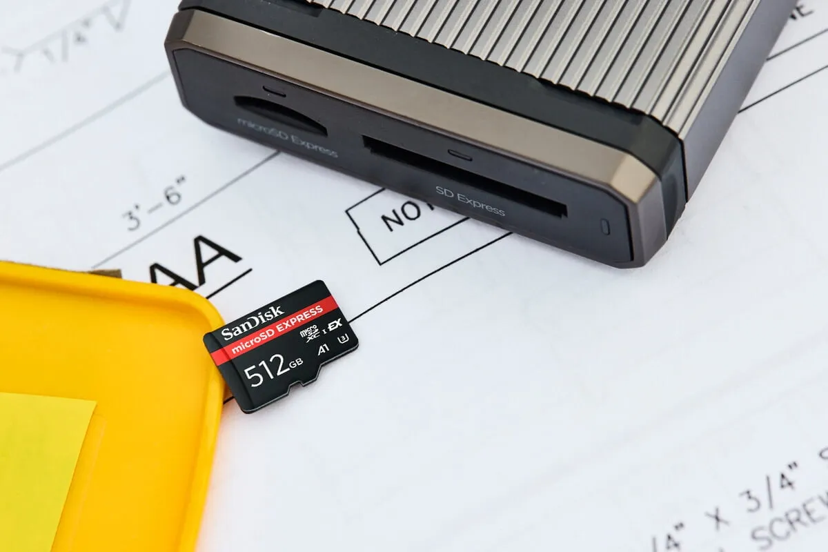 Western Digital-SDSQXFN128GGN4NN