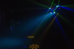 CHAUVET LIGHTING-GIGBARMOVEILS